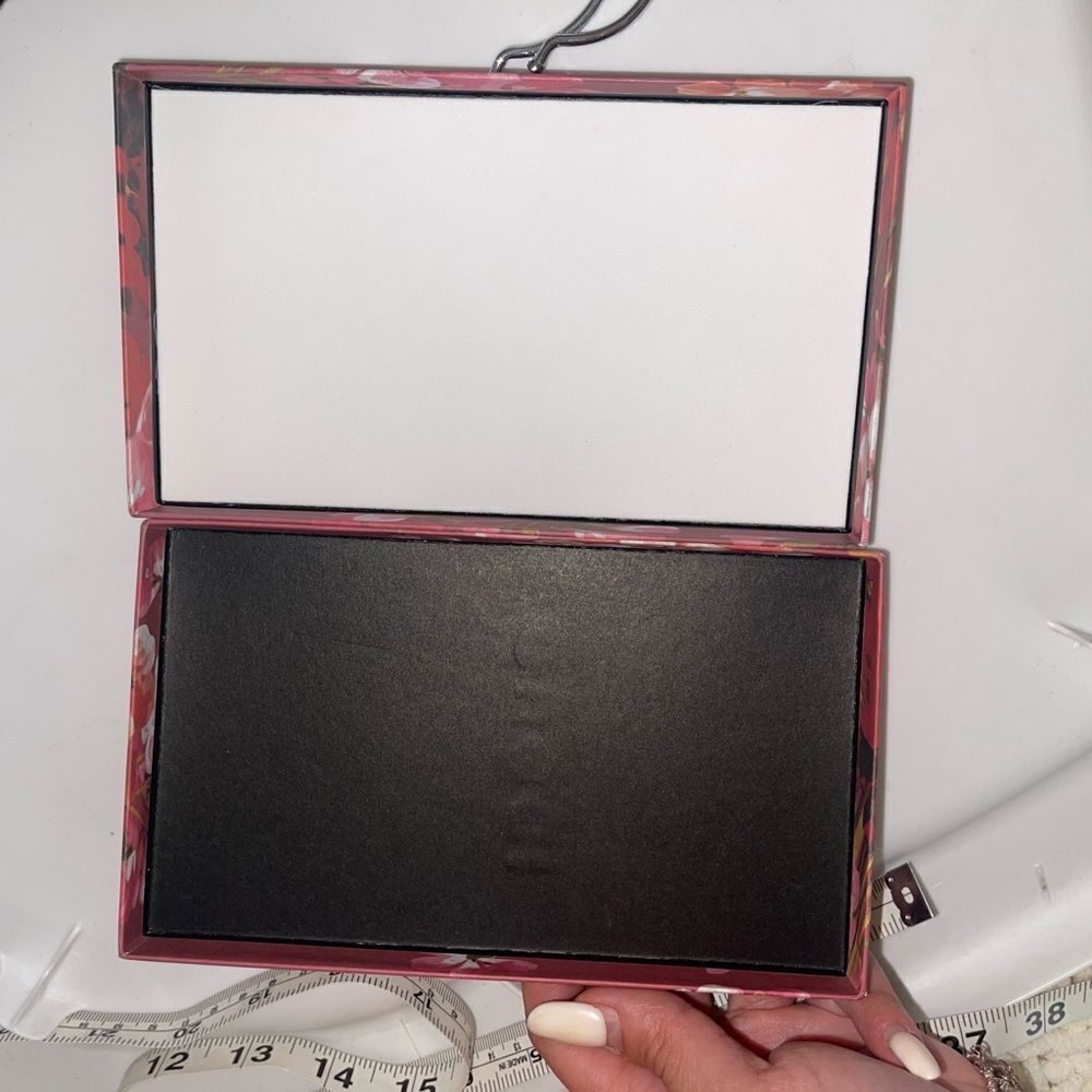 GUCCI Floral Box GUCCI Floral Box GUCCI Floral Box GUCCI Floral Box GUCCI - Picture 5 of 6
